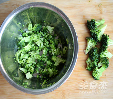 Broccoli Egg Tuna Salad recipe