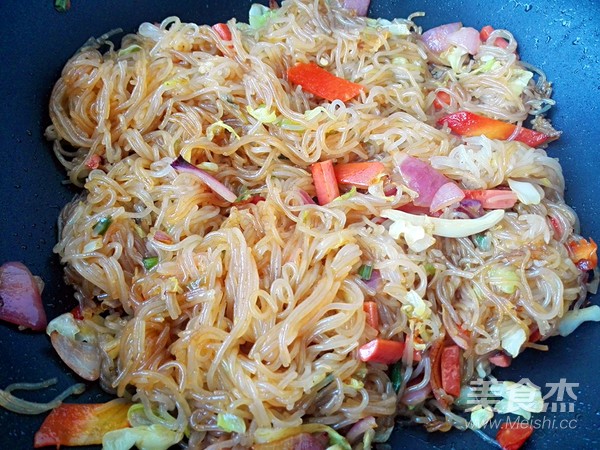 Fried Rice Noodles with Sauerkraut recipe