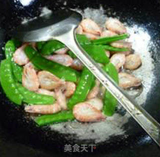 Fried Prawns with Snow Peas recipe