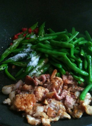 Stir-fried Pork with String Beans and Double Peppers recipe