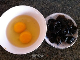 Scrambled Eggs with Tomato Fungus recipe