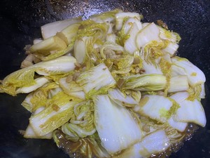 Cabbage with Minced Meat and Milk recipe