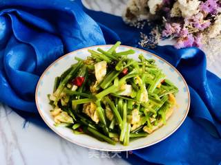 #家常菜# Celery with Egg Skin recipe