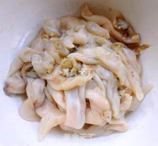 Stir-fried Bird Shell with Leek recipe
