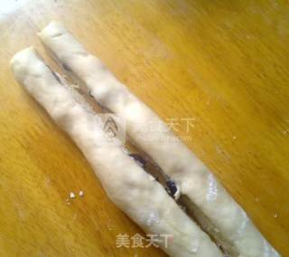 Coconut Grape Garland Bread recipe