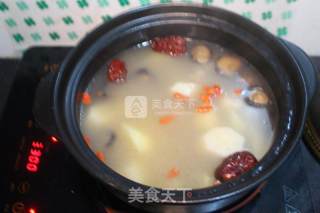 Mushroom and Yam Spare Ribs Health Soup recipe