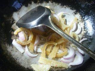 Fried Onion Skin and Fragrant Dry recipe