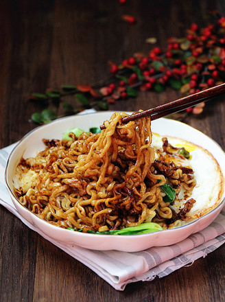 Dry Noodles with Shredded Pork and Green Vegetables#中卓炸酱面# recipe