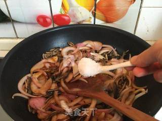 Stir-fried Eel with Onion recipe