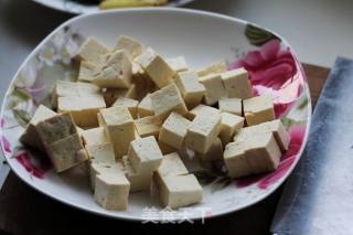 Stir-fried Tofu with Garlic Sprouts recipe