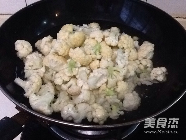 Cauliflower in Tomato Sauce recipe