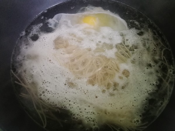 Mixed Noodles in Clear Soup recipe