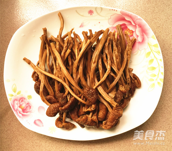 Five Fingers Hairy Peach Tea Tree Ru Pork Rib Soup recipe