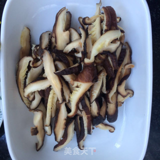 Stir-fried Shiitake Mushrooms with Canola Core recipe