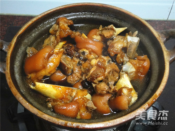 Soy Sauce King Pork Knuckles recipe