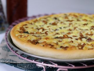 Cinnamon Apple Sweet Pizza recipe