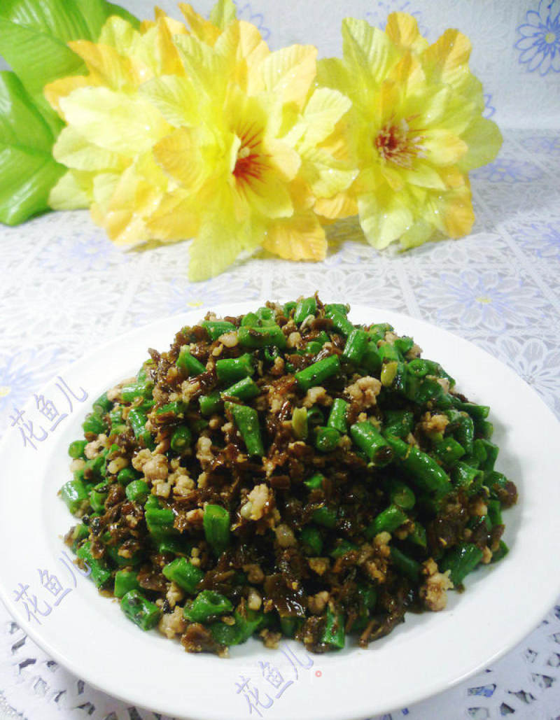 Sprouts and Minced Pork Fried with Beans recipe