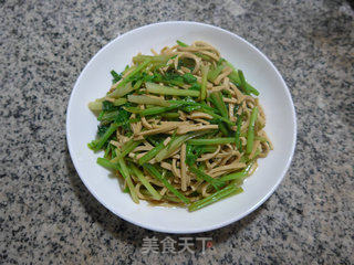 Celery Stir-fried Thousands of Silks recipe