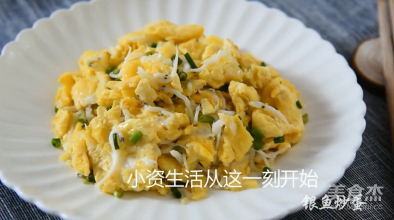 Whitebait Scrambled Eggs are Not Fishy and Delicious Tips! recipe