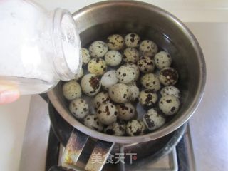 Grilled Pork Ribs with Fungus and Quail Eggs recipe