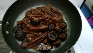 Braised Mushrooms with Duck Feet recipe
