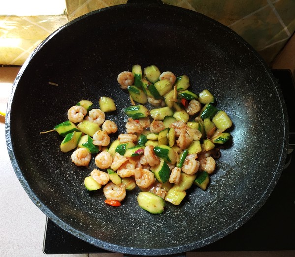 Fried Shrimp with Cucumber recipe