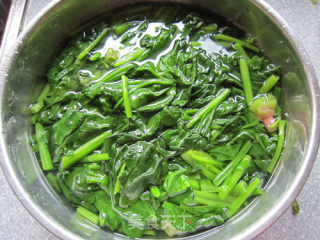 Red-billed Green Parrots that are Planted in Autumn and Harvested in Spring --- Stewed Spinach recipe