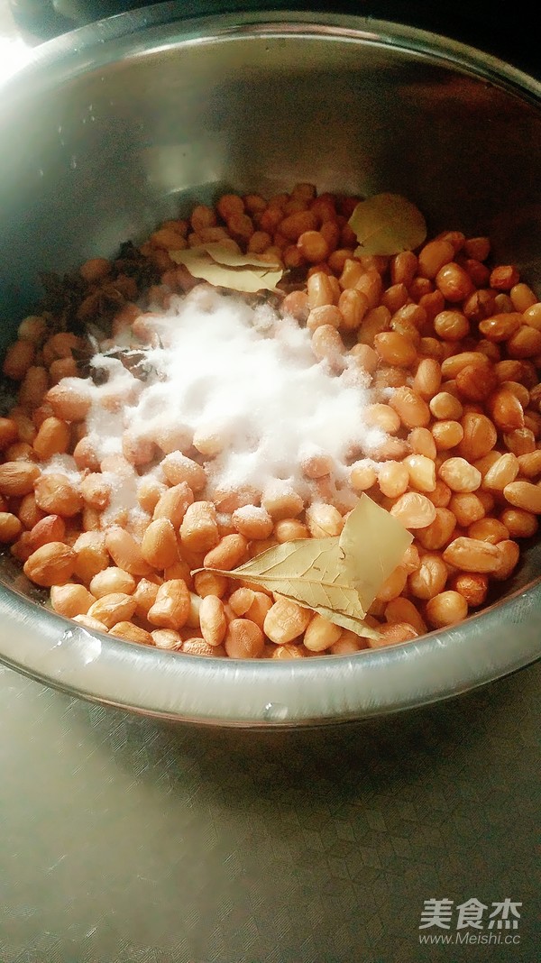 Homemade Spiced Peanuts recipe