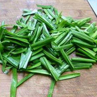 Stir-fried Lotus Root with Leeks recipe