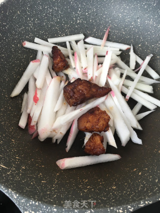 Braised Pork Noodles and Stewed Radish recipe