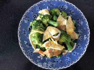 Broccoli and Egg Salad recipe