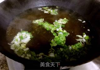Garland Chrysanthemum Fresh Meat Wonton recipe