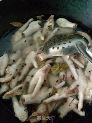 Chicken Feet with Soaked Feet~chicken Feet with Pickled Peppers recipe
