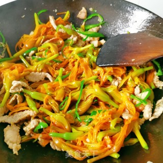 Stir-fried Pork with Daylily recipe