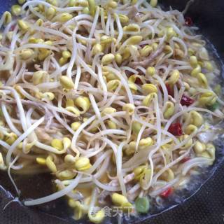 Fried Bean Sprouts with Shredded Pork recipe