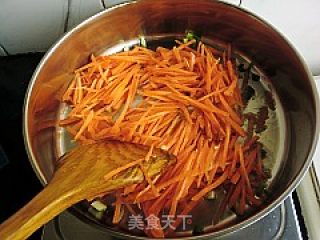 Stir-fried Enoki Mushroom with Carrots recipe