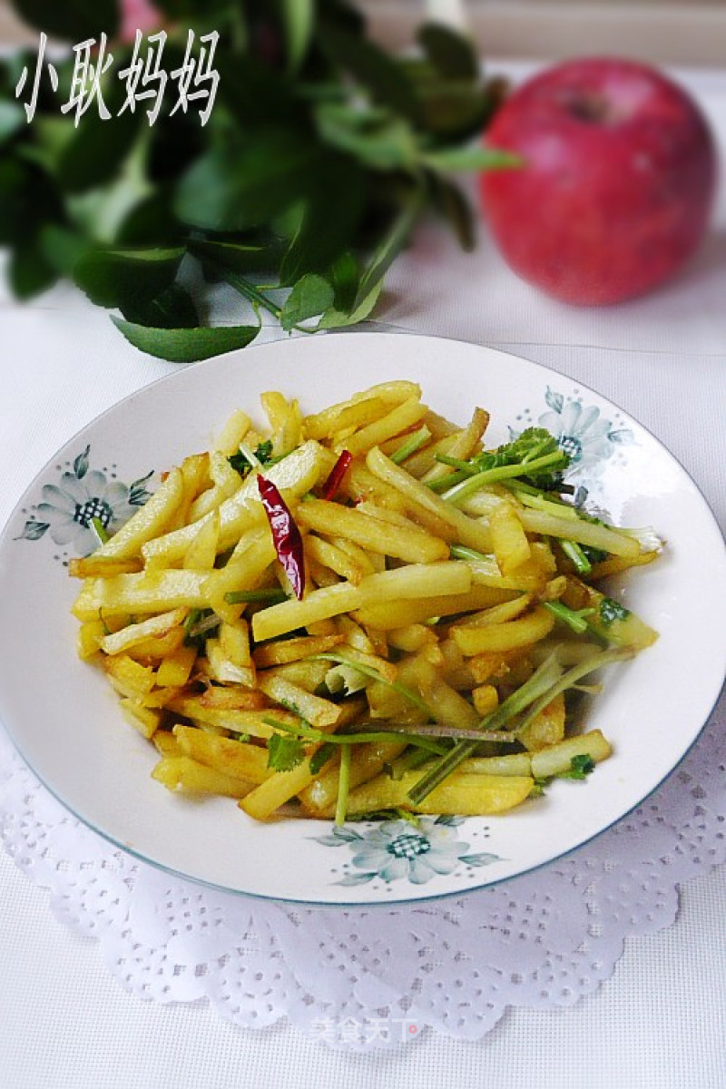 Stir-fried Potato Chips with Cilantro recipe