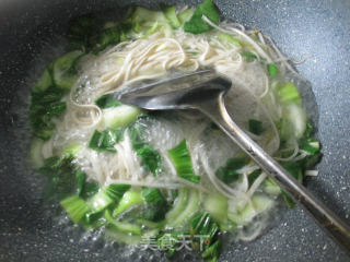 Roasted Duck Noodles with Green Bean Sprouts and Vegetables recipe