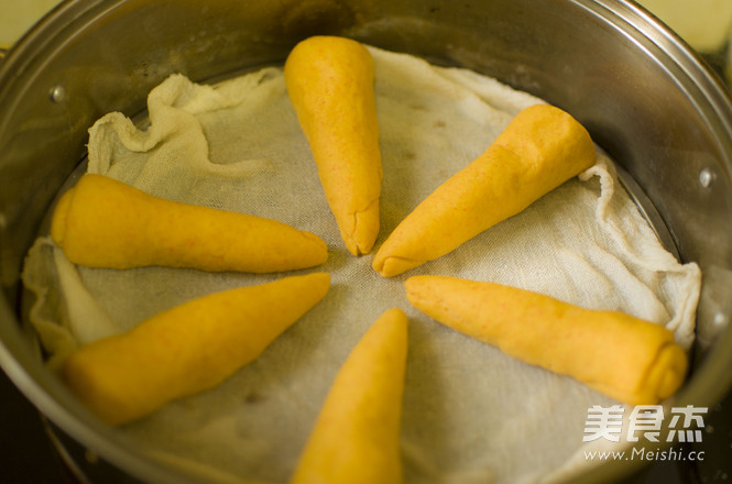 Carrot Whole Grain Bun recipe