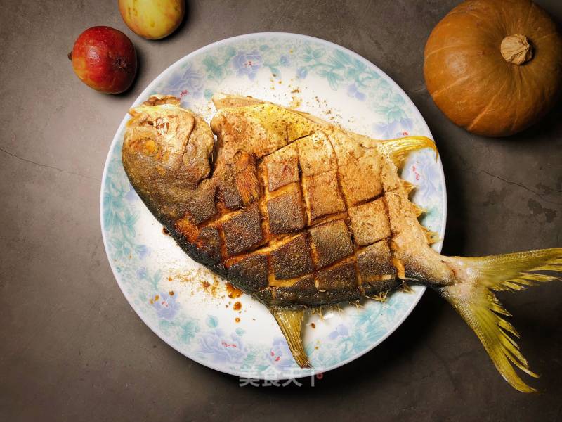 [rabbit Loves Kitchen Mid-autumn Family Banquet] Pan-fried Sea Pomfret recipe