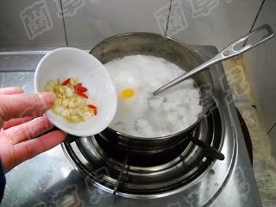 Chinese Wolfberry Rice Cake Soup recipe