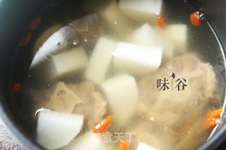 Tonic for Autumn and Winter (white Radish and Oxtail Soup) recipe