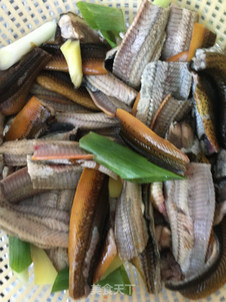 Stir-fried Rice Eel with Green Pepper and Onion recipe