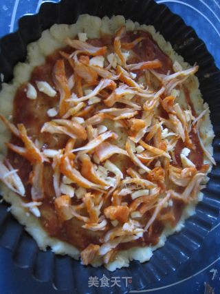 Rural Pizza with Potato Bottom and Shredded Chicken recipe