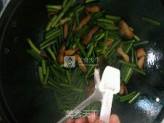 Stir-fried Pork with Garlic Moss recipe