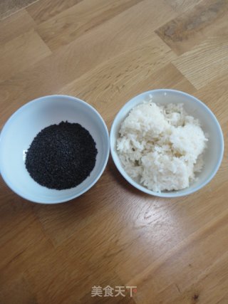 Fragrant and Good Taste [black Sesame Rice Paste] Smart Use of Leftover Rice recipe