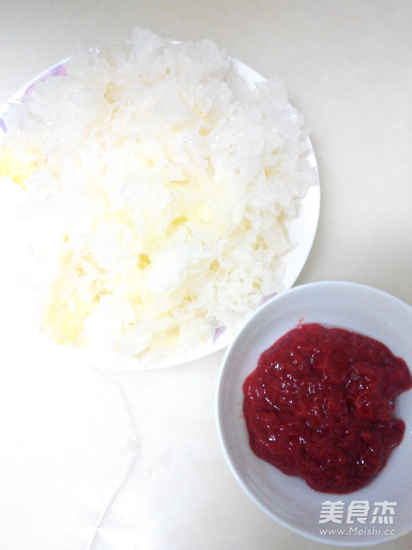 Tremella Mixed with Strawberry Jam recipe