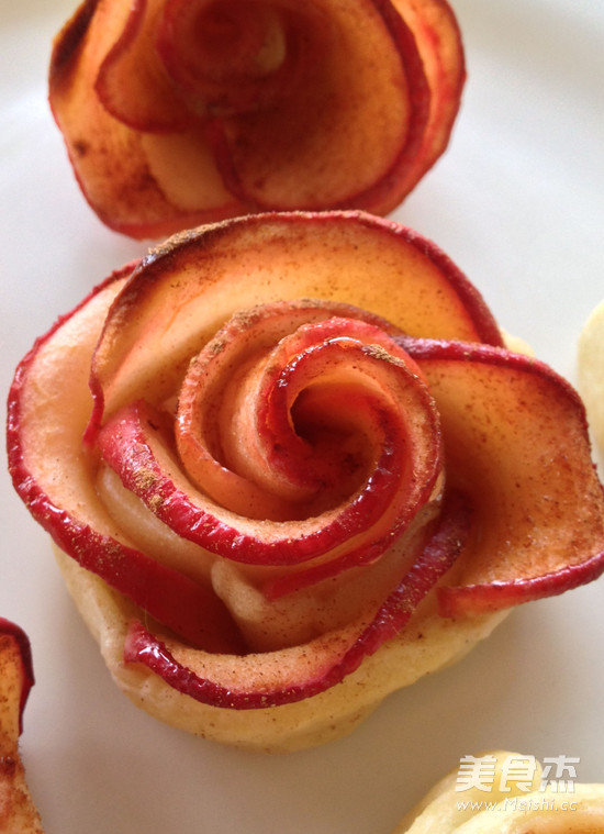 Apple Rose Roll recipe