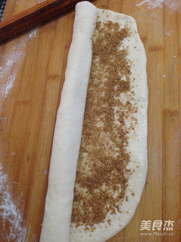 Sesame Pepper Salt Roll recipe