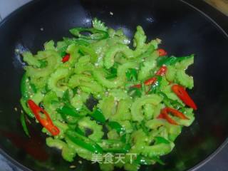 Stir-fried Bitter Melon with Chili recipe